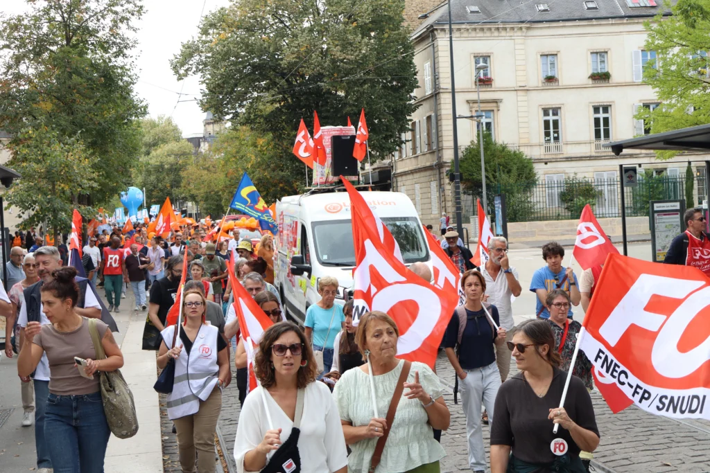 EN IMAGES. Grève et manifestation dans la fonction publique : le cortège dans les rues de Dijon