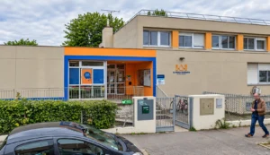 « Dans quel monde Vuitton ? » : à Dijon, une professeure déshabille l’industrie de la mode
