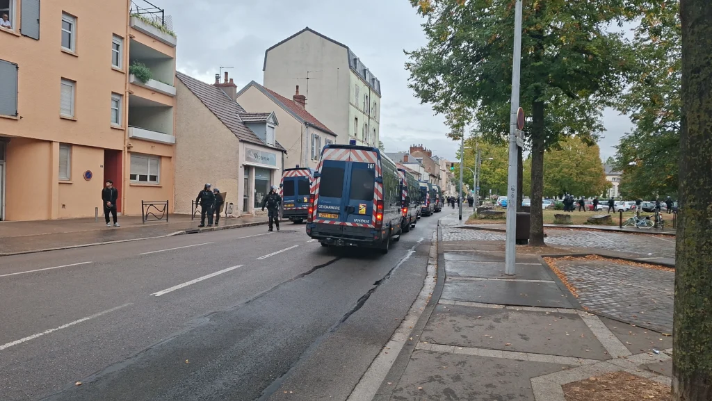 Dijon : les lycées Le Castel et Hippolyte-Fontaine ferment leurs portes face aux tensions