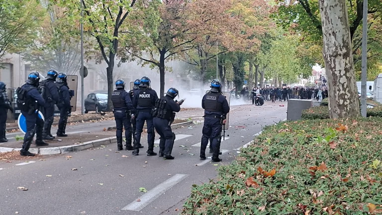 Manifestation du 17 octobre à Dijon : La France insoumise 21 dénonce la gestion du maintien de l’ordre