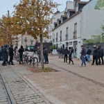 Dijon : une rixe éclate entre manifestants et un groupe d’individus place de la République, les gendarmes mobiles interviennent