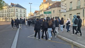 À Dijon, les Jeunes Communistes de Côte-d’Or apportent leur soutien aux lycéens mobilisés