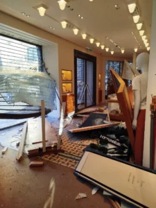 Édito – Casse chez Hermès à Dijon : ils avaient tout prévu, sauf la rapidité des policiers… Quelle bande de Pieds nickelés !