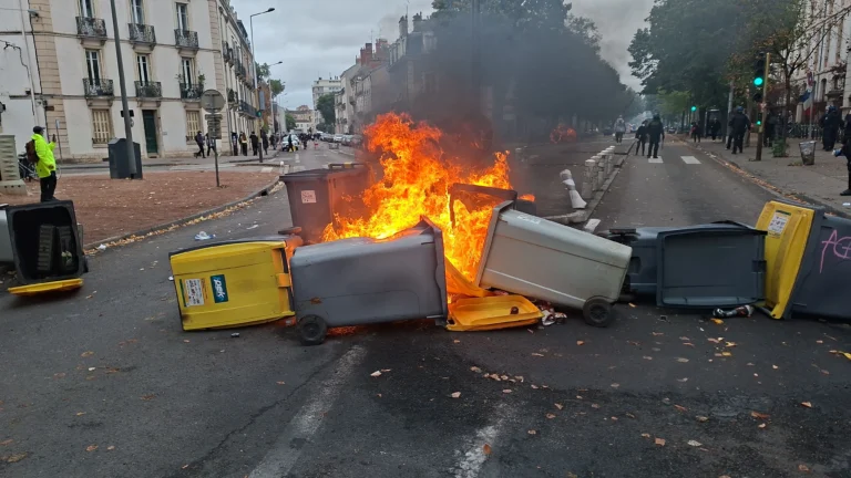 En direct : le mouvement lycéen se mobilise, suivez la situation sur le terrain