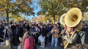 Dijon : des milliers de manifestants contre la vie chère, une journée de mobilisation marquée par des tensions et une rixe