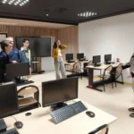 Auxonne : Enedis offre 35 écrans d’ordinateur au collège pour équiper sa salle informatique