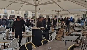 Dijon : une rixe éclate entre manifestants et personnes attablées à une terrasse, sur fond d&rsquo;accusations de racisme ?