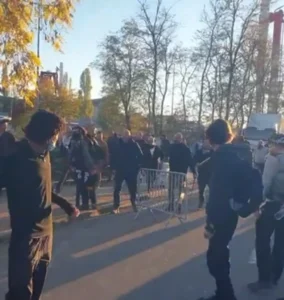 Rixe entre forains et manifestants à Dijon : quatre blessés et deux versions qui s&rsquo;opposent