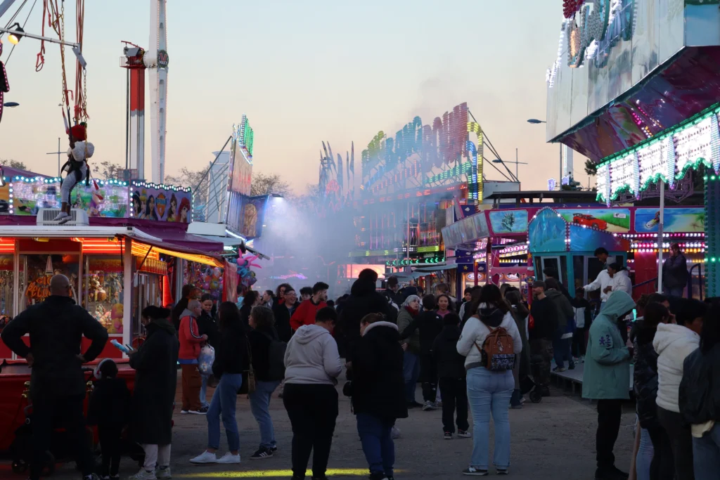 EN IMAGES – Dijon : la fête foraine bat son plein, entre sensations fortes et ambiance festive