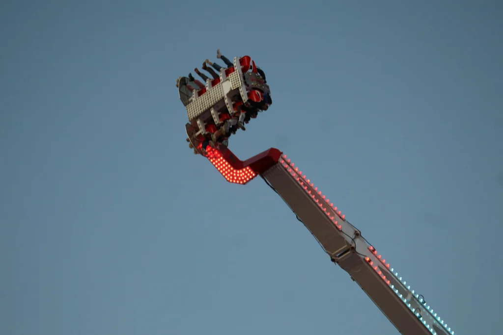 EN IMAGES – Dijon : la fête foraine bat son plein, entre sensations fortes et ambiance festive