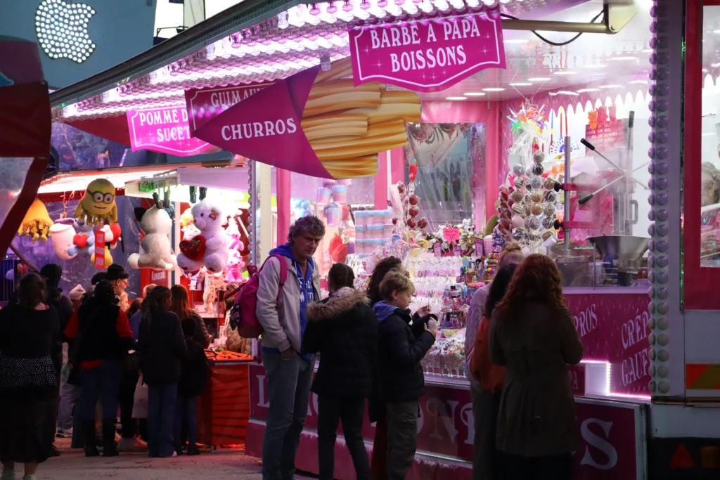 EN IMAGES – Dijon : la fête foraine bat son plein, entre sensations fortes et ambiance festive