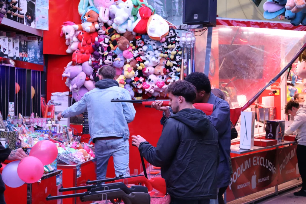 EN IMAGES – Dijon : la fête foraine bat son plein, entre sensations fortes et ambiance festive