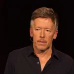 Chevigny-Saint-Sauveur : Jean-Luc Lemoine sur la scène du Polygone le 6 novembre avec son spectacle « Liquidation »